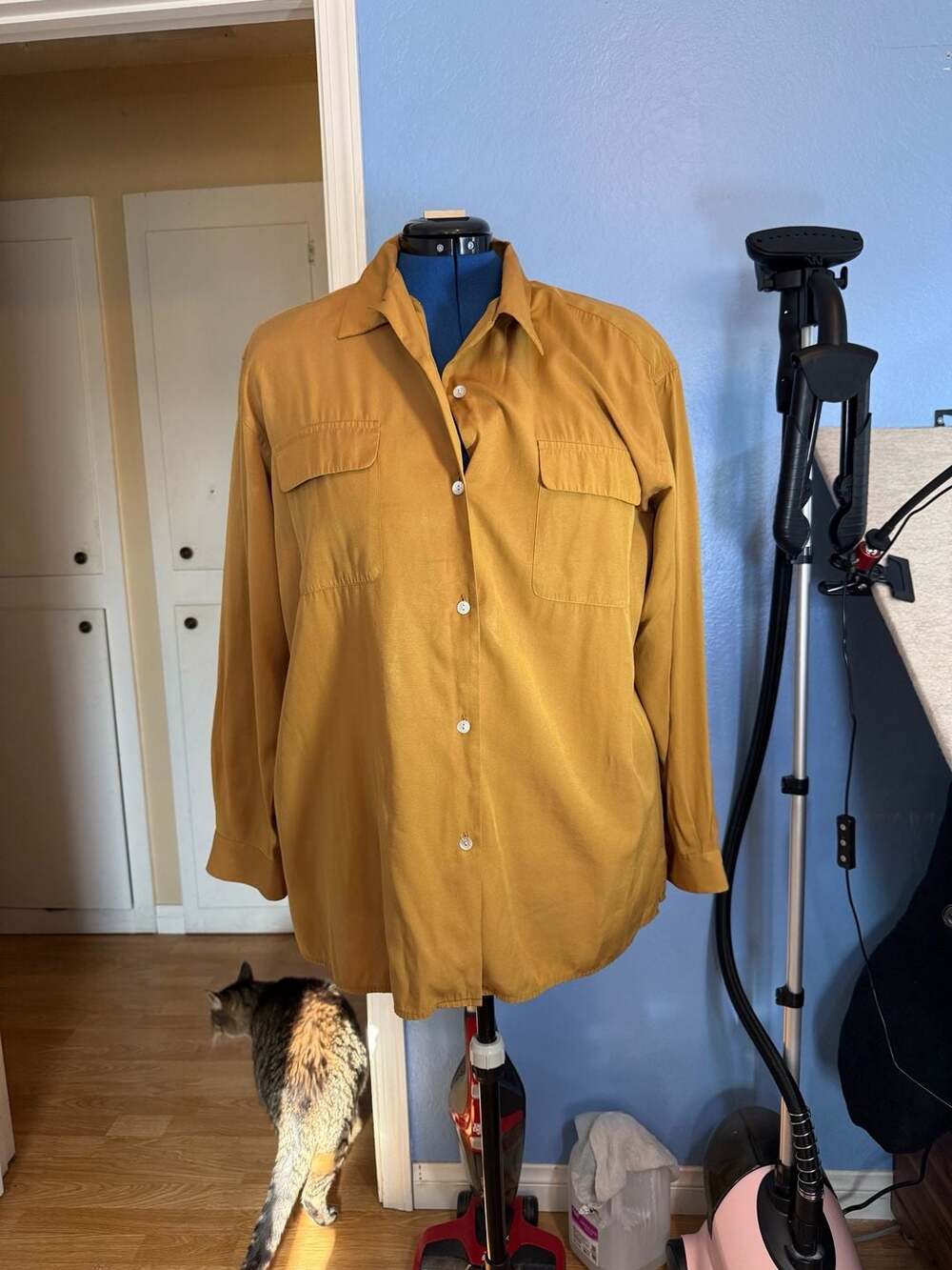 Vintage dress barn Yellow mustard Long Sleeve Button Up Shirt with Pockets shoul